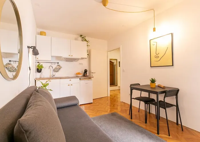 Lägenhet Pula City Accomodation