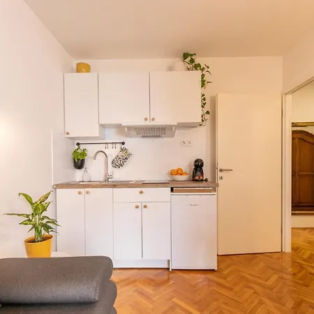 Pula City Accomodation Апартаменты